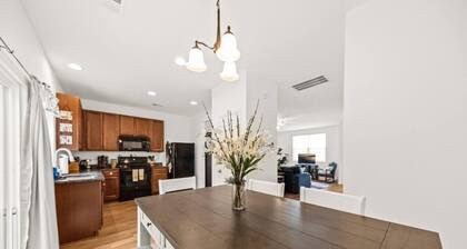 Southern Oak Cottage