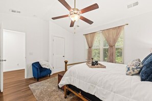 3 bedrooms, free WiFi, bed sheets