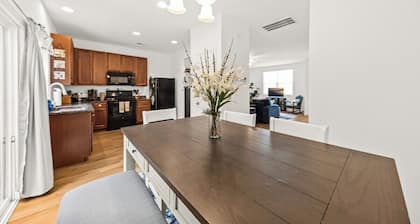 Southern Oak Cottage