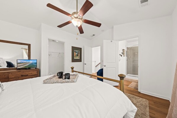 3 عدّة غرف نوم ومكتب ومكواة/لوح كي وسرير سفر