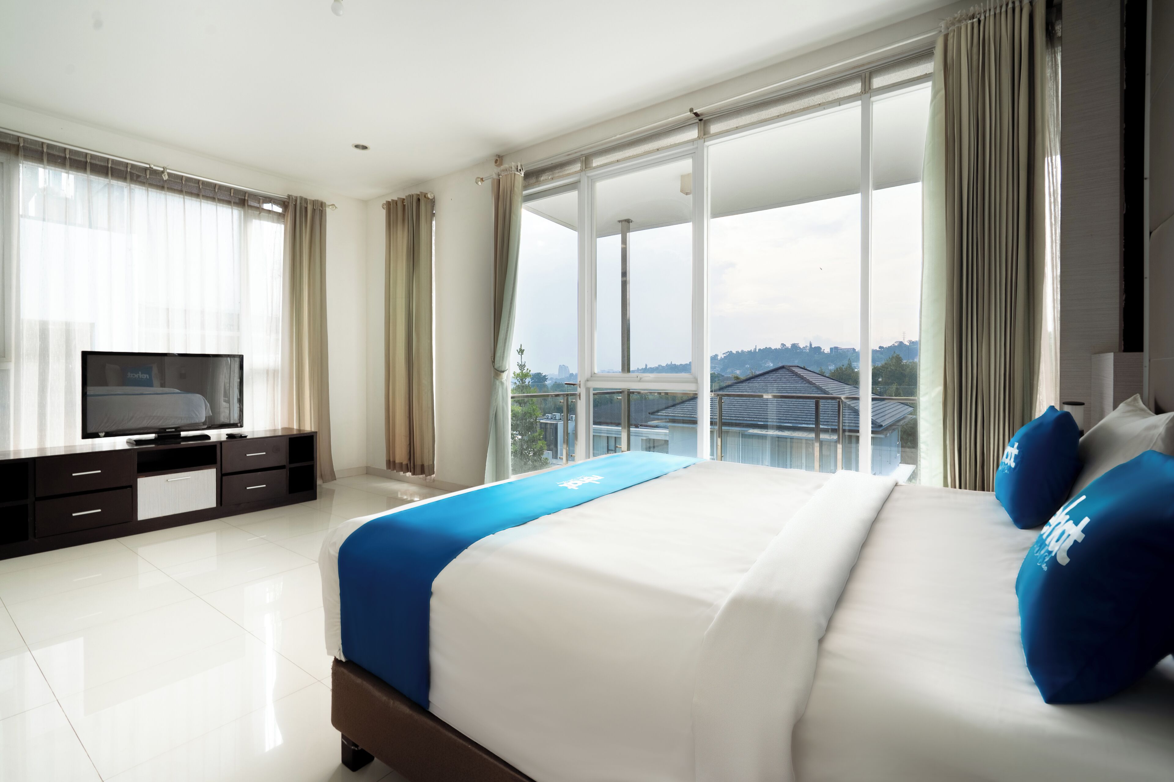 Villa, 5 Bedrooms | Desk, free WiFi