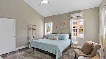 4 bedrooms, iron/ironing board, WiFi, bed sheets