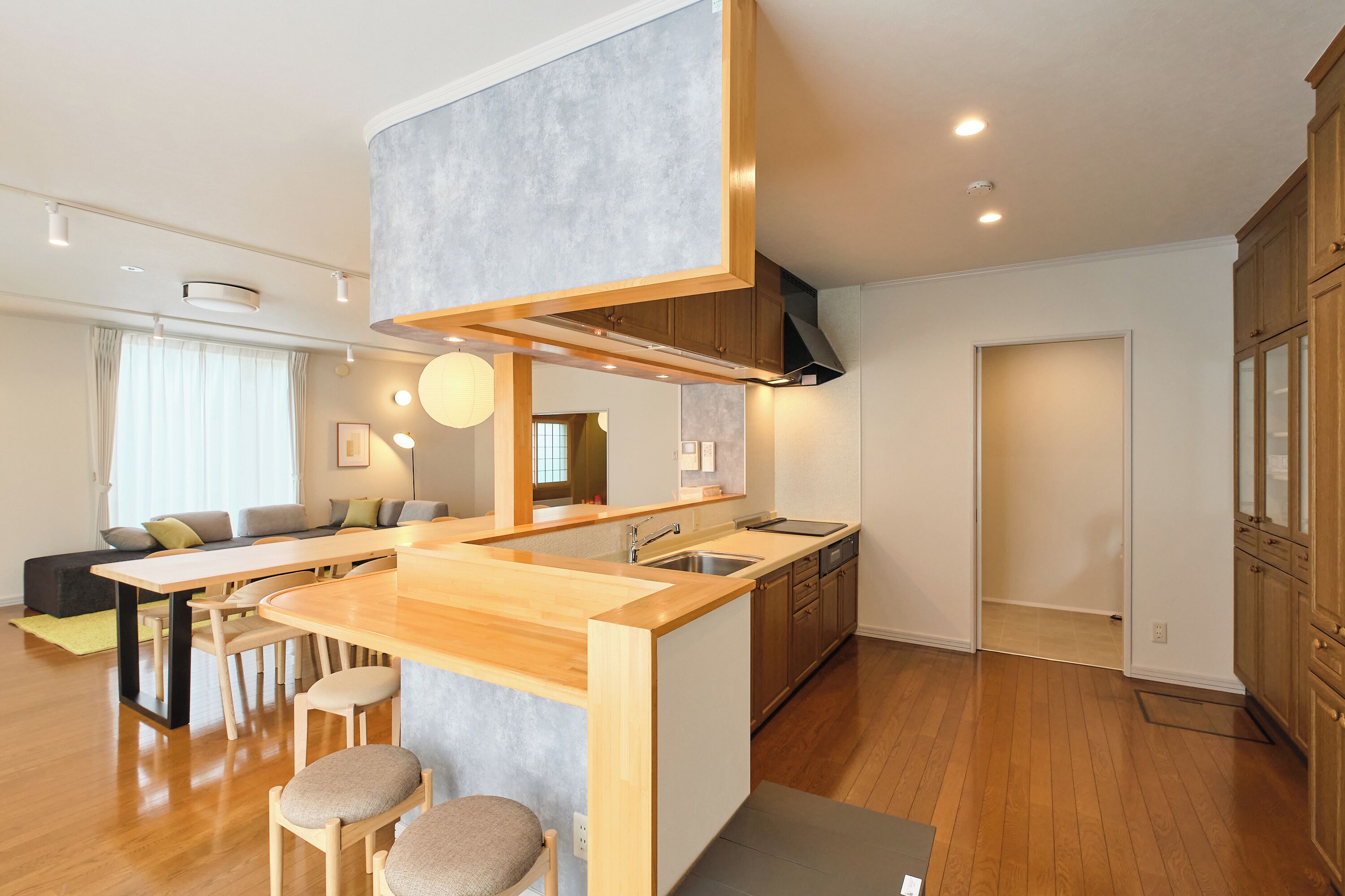 Comfort House, 4 Bedrooms, Non Smoking | Private kitchen | Full-sized fridge, microwave, stovetop, cookware/dishes/utensils