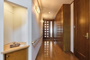 Comfort House, 4 Bedrooms, Non Smoking | Blackout drapes, iron/ironing board, free WiFi