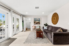 House (3 Bedrooms) | Interior - 368 Carmine Dr (Cocoa Beach)