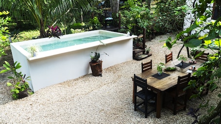 Outdoor dining. Casa Xochitl, surrounded by nature, ideal to rest, meditate or disconnect.