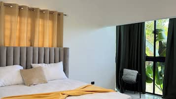 Laptop workspace, free WiFi