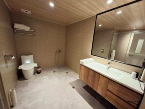 Deluxe Twin Room | Bathroom - Via Hotel Zhongli (Taoyuan City)