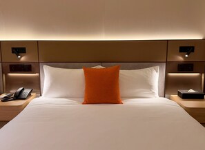 Desk, blackout curtains, soundproofing, free cots/infant beds - Via Hotel Zhongli (Taoyuan City)