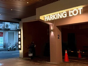 Property entrance - Via Hotel Zhongli (Taoyuan City)