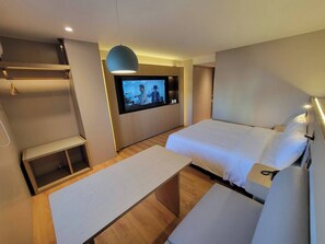 Deluxe Double Room | Desk, free WiFi, bed sheets