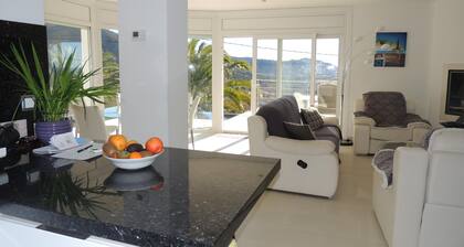 Modern villa with stunning views over the Bay of Roses