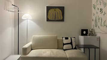 Double Room, 1 Queen Bed, Non Smoking, Private Bathroom | Free WiFi