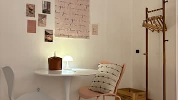 Double Room, 1 Queen Bed, Non Smoking, Private Bathroom | Free WiFi