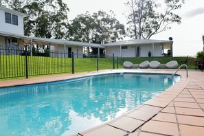 Kolam renang terbuka 