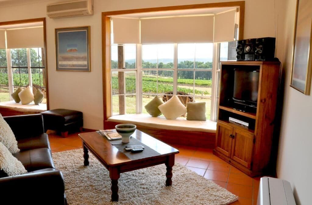 Cottage, Garden View | Living area | Flat-screen TV