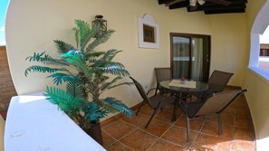 تناول الطعام بالخارج