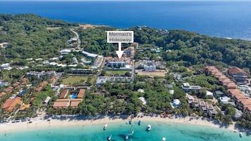 Beach nearby, sun loungers, beach towels