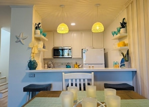 Micro-ondes, four, plaque de cuisson, lave-vaisselle