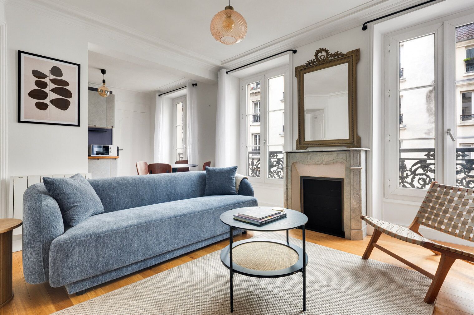 Télévision, chaîne hi-fi