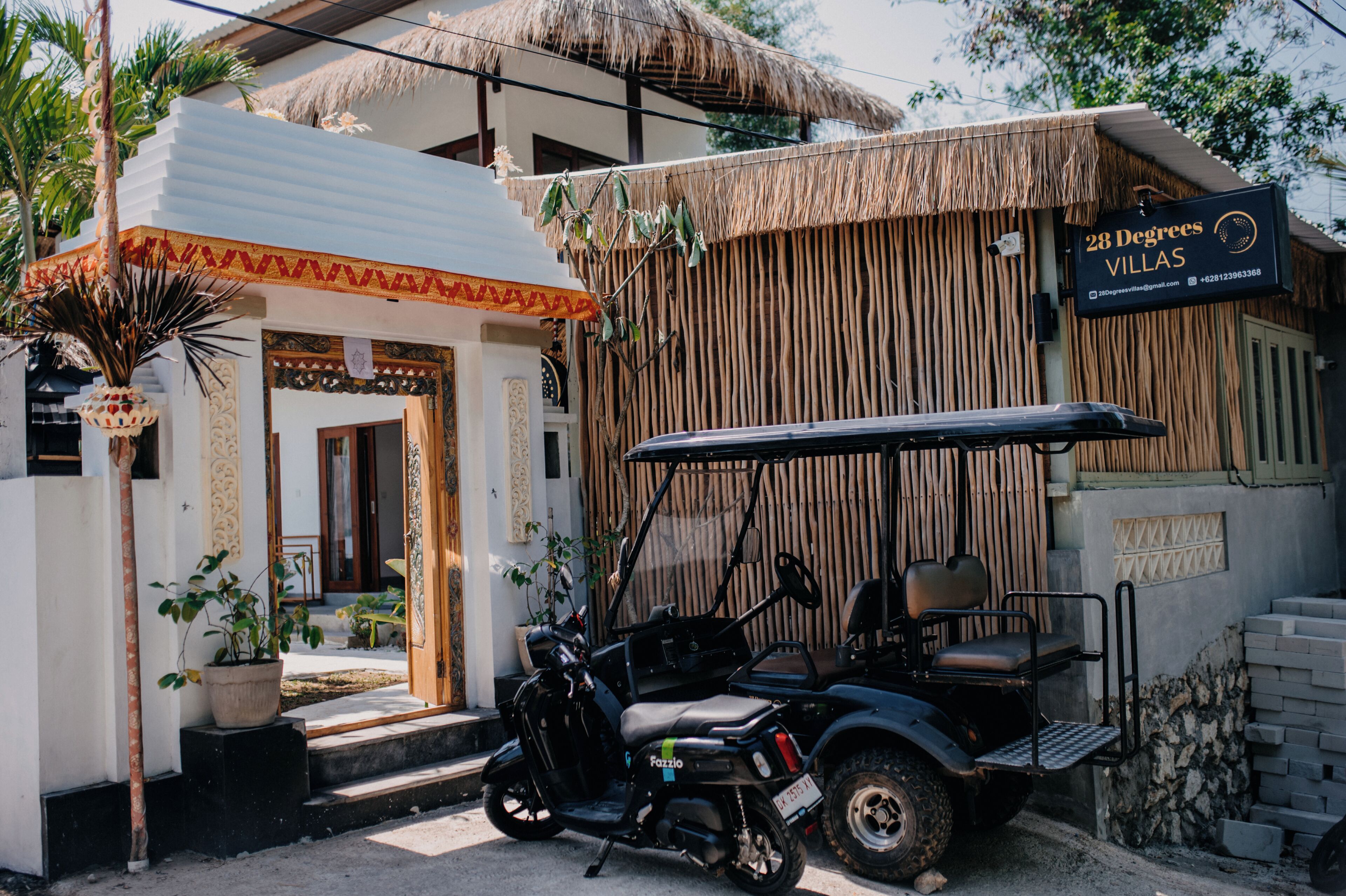 Pintu masuk properti