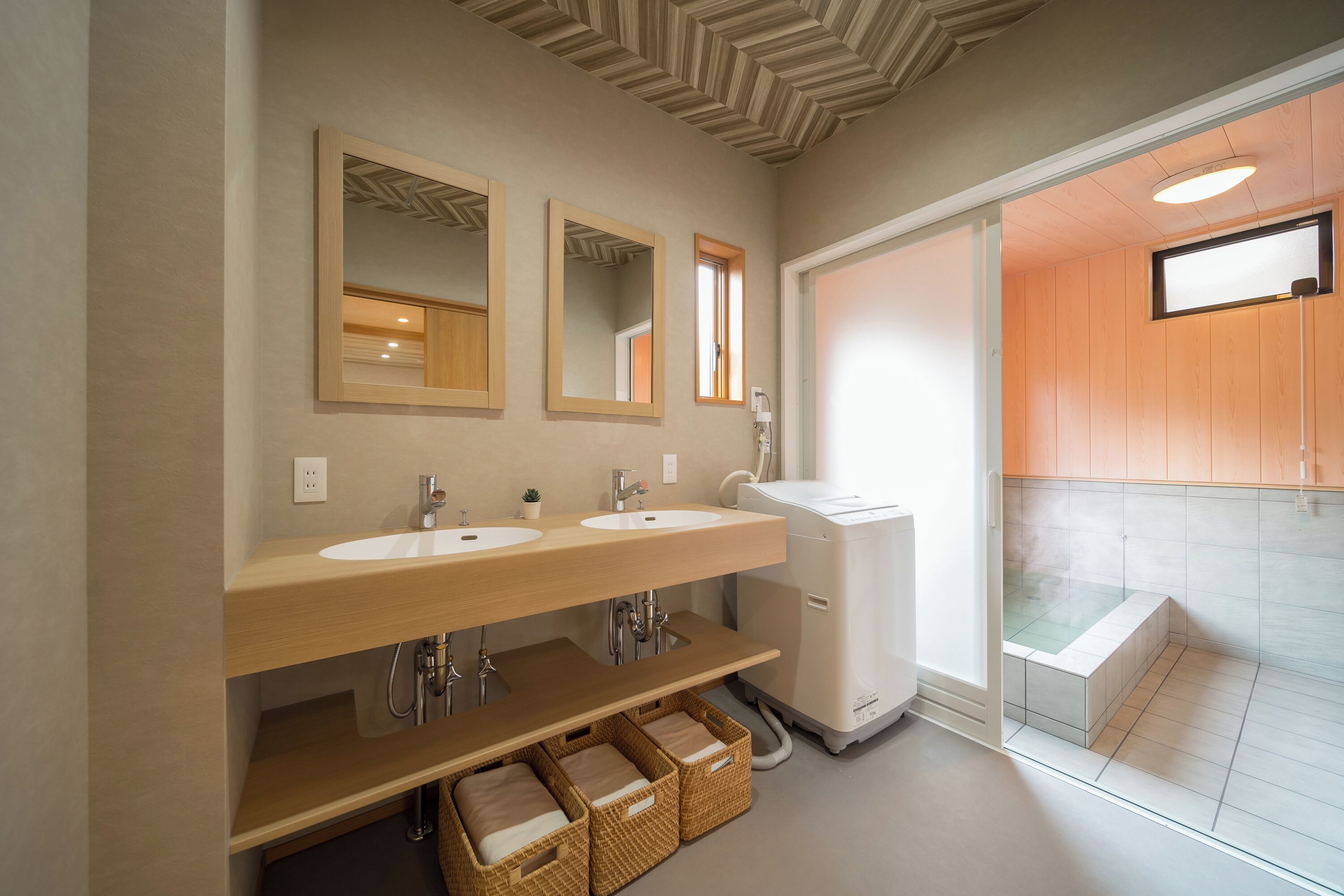 Maison Confort, 4 chambres, non-fumeurs | Salle de bain | Baignoire et douche séparées, articles de toilette gratuits