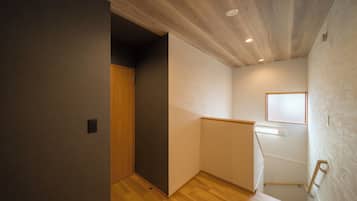 Comfort House, 4 Bedrooms, Non Smoking | Iron/ironing board, free WiFi, bed sheets