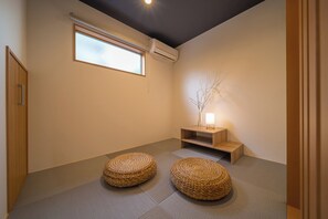 Casa Confort, 4 habitaciones, para no fumadores | Tabla de planchar con plancha, wifi gratis y ropa de cama 