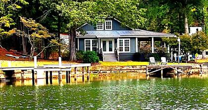 Lake Martin Lake Front Retreat with Hot Tub, Fire Pit, Close to Boat Ramp & Golf