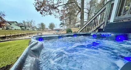 NEW! Lake Martin Retreat: Hot Tub, Fire Pit, Close to Boat Ramp