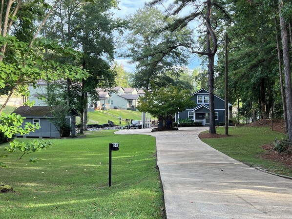 Property grounds - NEW! Lake Martin Retreat: Hot Tub, Fire Pit, Close to Boat Ramp (Jackson's Gap)