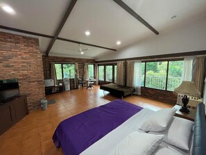 Junior Studio Suite, Balcony, Garden View | Desk, laptop workspace, free WiFi - The Pinewood Lodge & Organic Farm (Cisarua)