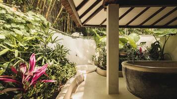 Free toiletries, hair dryer, bathrobes, slippers