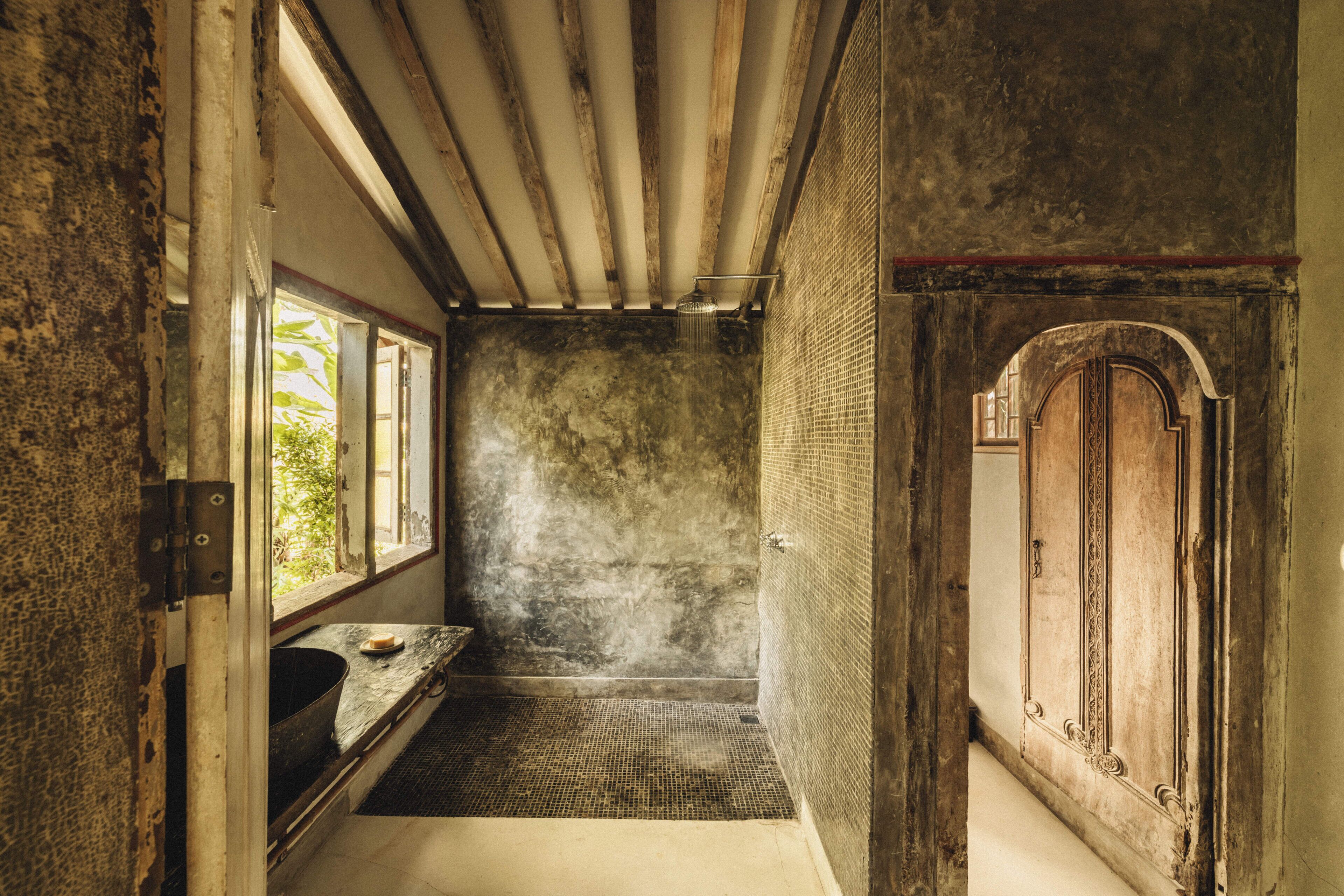 Free toiletries, hair dryer, bathrobes, slippers