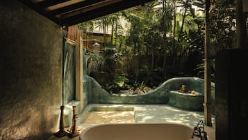 Villa, Non Smoking (Magia) | Bathroom | Free toiletries, hair dryer, bathrobes, slippers