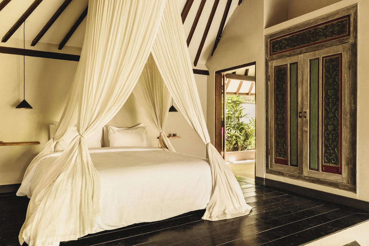 Bungalow, Non Smoking (Master) | Minibar, in-room safe, desk, soundproofing