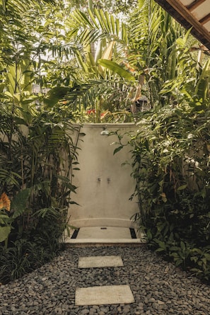 Free toiletries, hair dryer, bathrobes, slippers - Magia De Uma, a member of Design Hotels (Kerobokan)