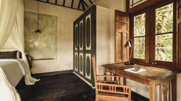 Minibar, in-room safe, individually furnished, desk