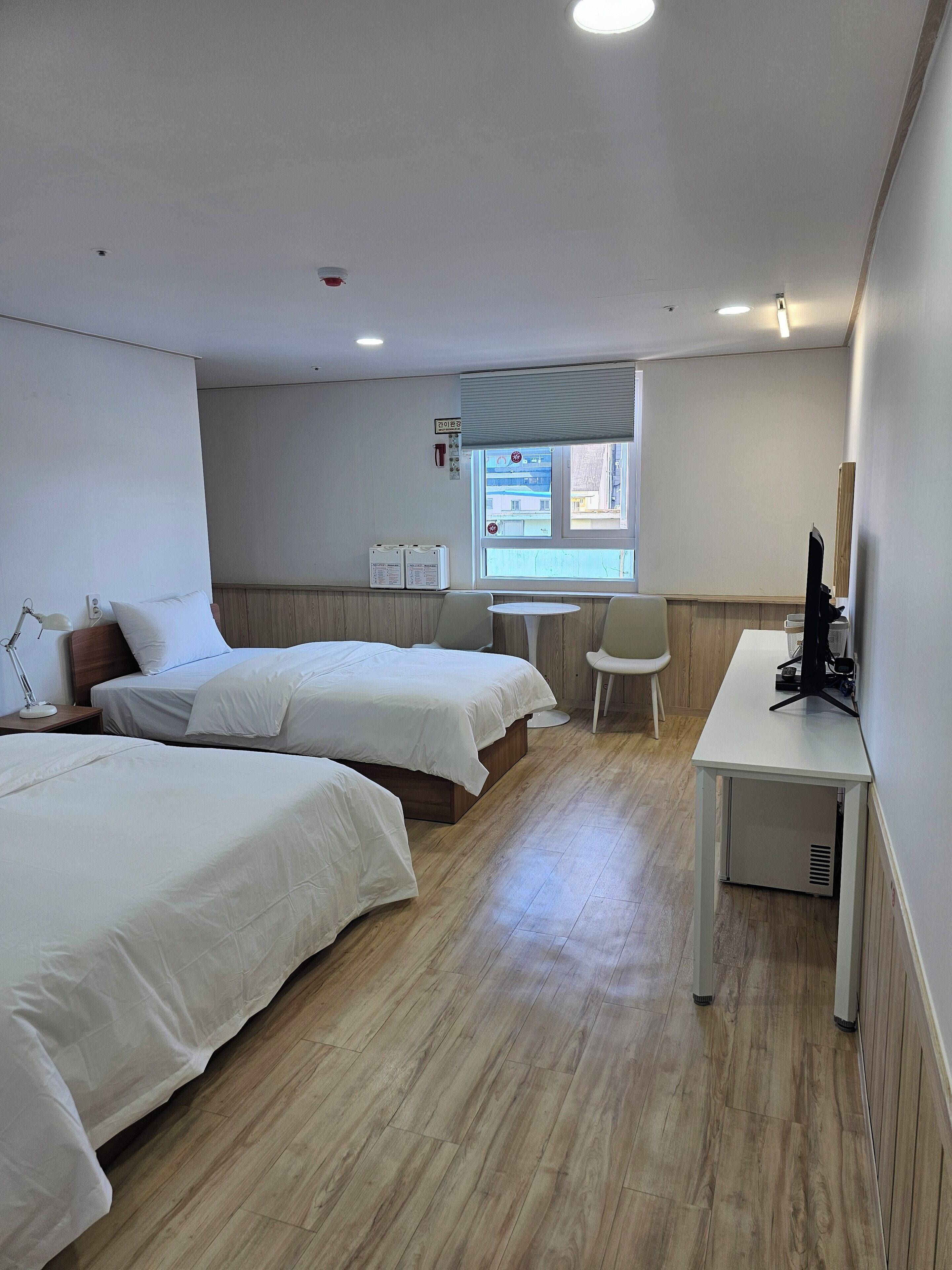 Family Room (No Parking) | Living area | TV