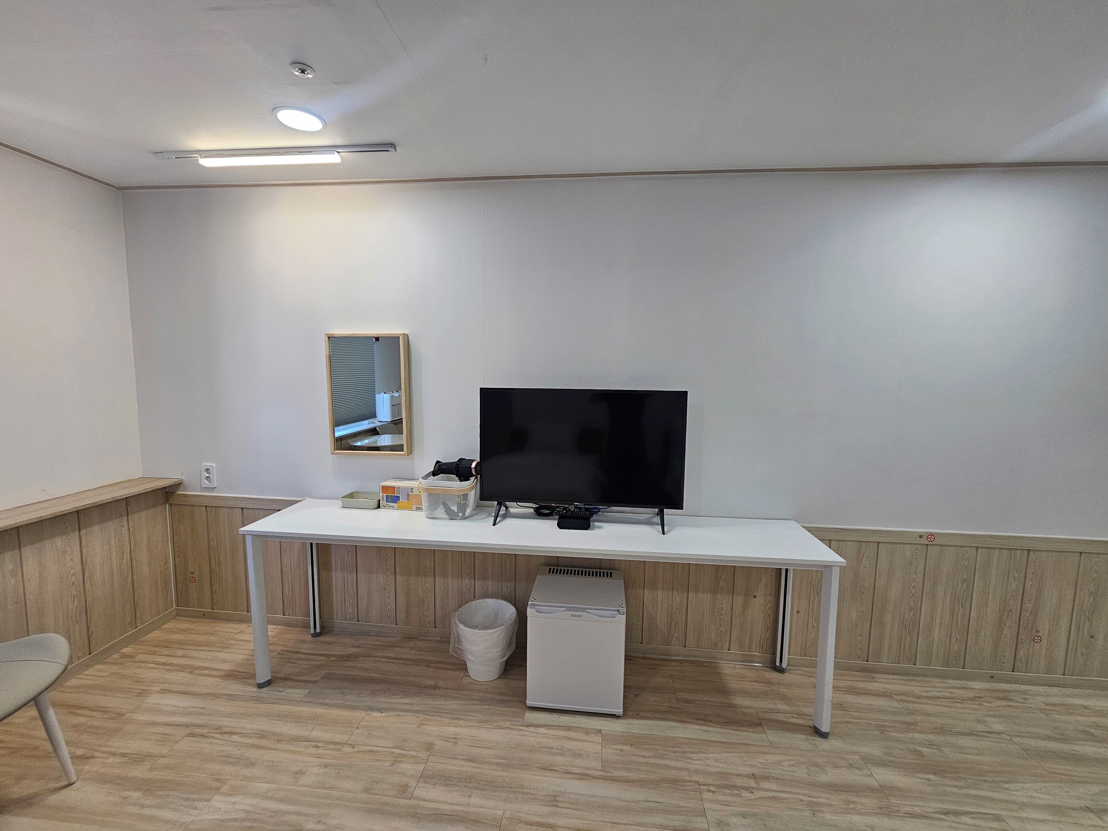 Double Room (No Parking) | デスク、ノートパソコン用作業スペース、防音設備、アイロン / アイロン台