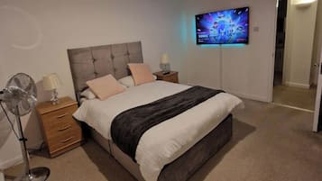 Silitysrauta/-lauta, Wi-Fi, vuodevaatteet