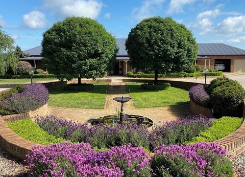 The Grand Country House Farmstay in Nashdale! Perfect family getaway