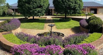 The Grand Country House Farmstay in Nashdale! Perfect family getaway