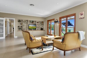 Interior - The Grand Country House Farmstay in Nashdale! Perfect family getaway (Nashdale)