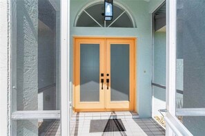 Exterior detail - Canal Front • Heated Pool • Beaches • Golf (Rotonda West)
