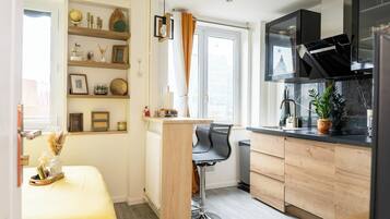 1 quarto, ferros/tĂĄbuas de passar roupa, Wi-Fi, roupa de cama