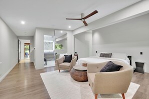6 Schlafzimmer, Schreibtisch, Bügeleisen/Bügelbrett, kostenloses WLAN