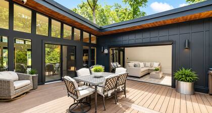 6BR Luxury Escape, Theater, Chef Kitchen & Outdoor Oasis