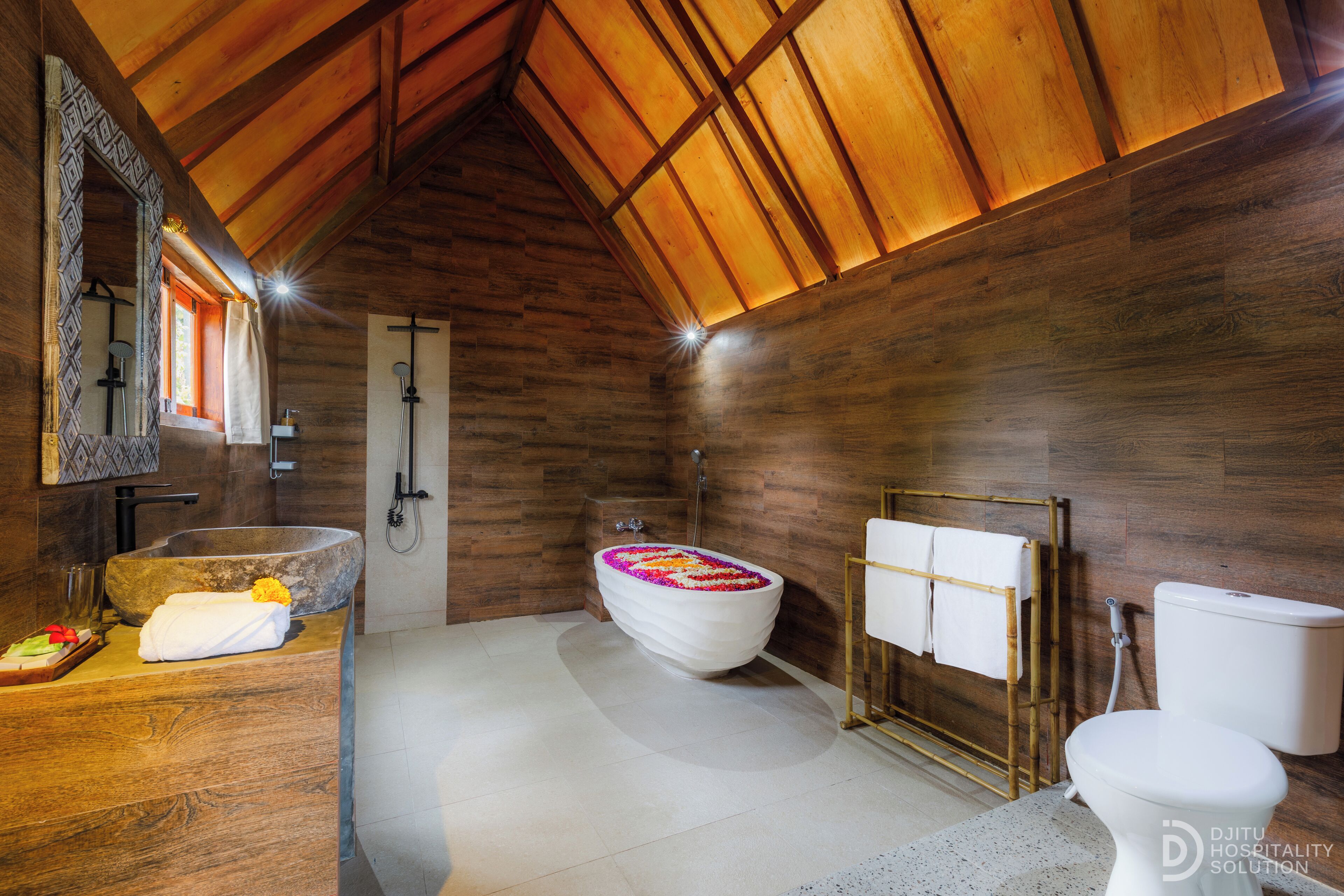 Deluxe Room | Bathroom