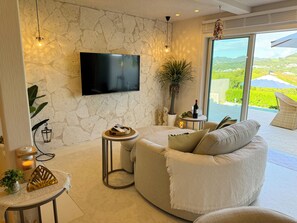 Villa de lujo, alberca privada, vista al océano | Escritorio, espacio para trabajar con laptop y wifi gratis 